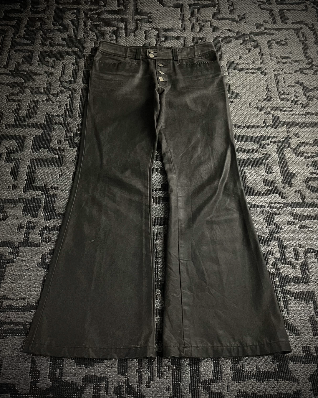パンツ Tornado Mart waxed flare denim neonblack Vintage Tornado Mart Flare Jeans Size 31 Tornado Mart Button